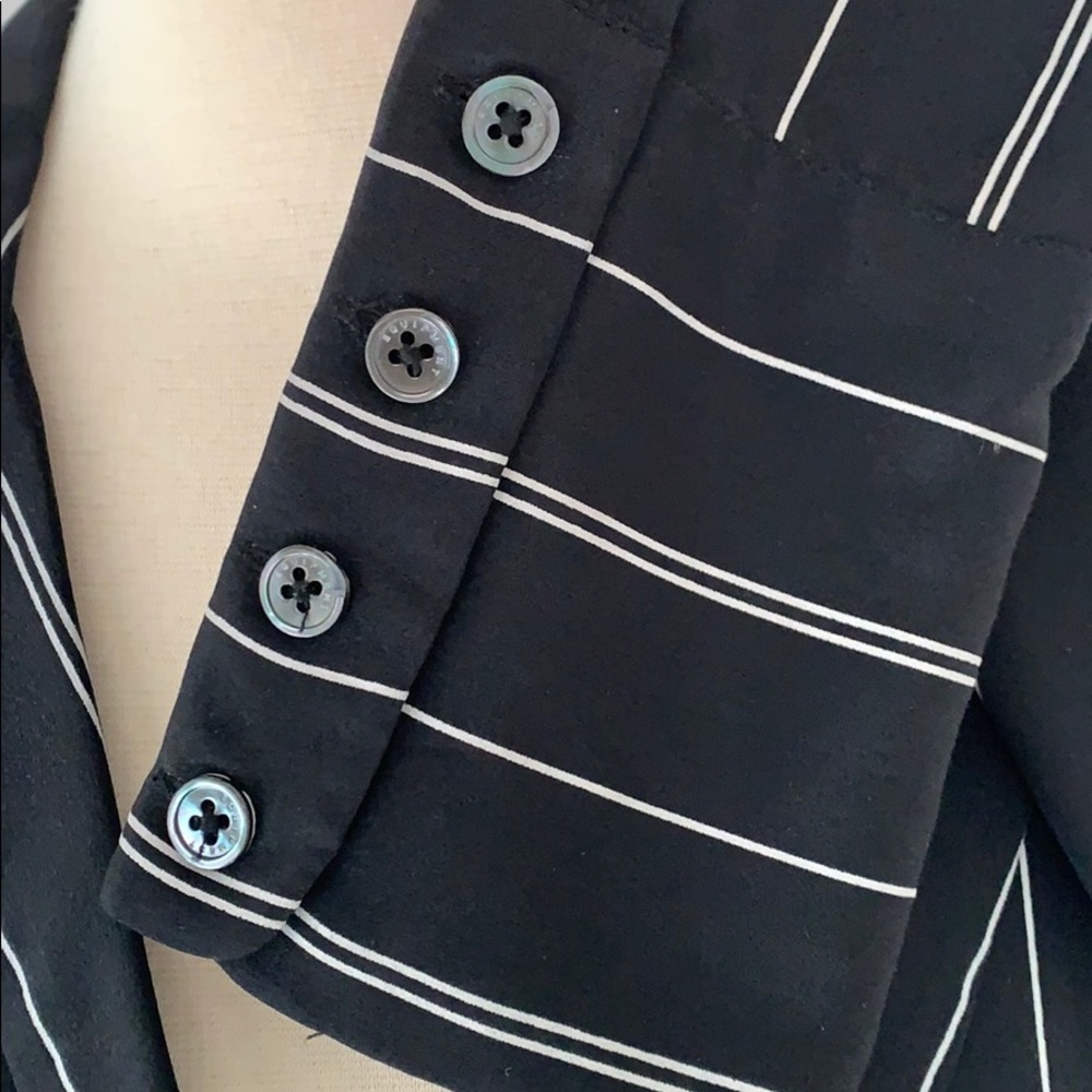 Equipment silk button down - Black and White - Vertical Stripes - Picture 3 of 9